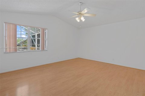 House in Pembroke Pines, Florida 4 bedrooms, 230.68 sq.m. № 1872631 - photo 18