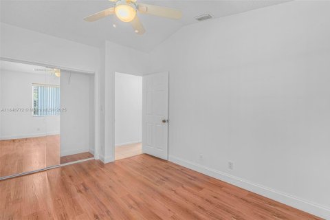 House in Pembroke Pines, Florida 4 bedrooms, 230.68 sq.m. № 1872631 - photo 29