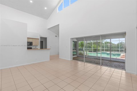 House in Pembroke Pines, Florida 4 bedrooms, 230.68 sq.m. № 1872631 - photo 11
