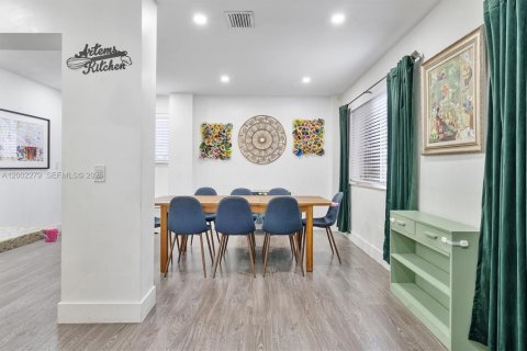 Villa ou maison à vendre à Miami, Floride: 3 chambres, 136.38 m2 № 2068247 - photo 5