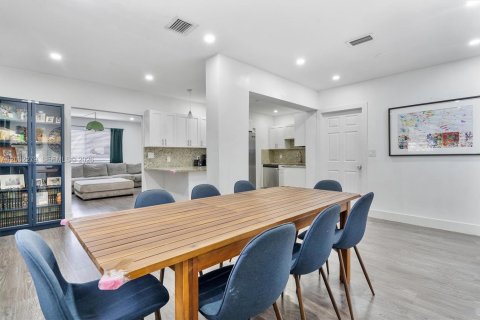 Villa ou maison à vendre à Miami, Floride: 3 chambres, 136.38 m2 № 2068247 - photo 6