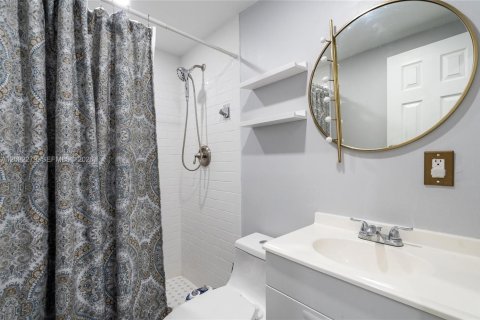 Villa ou maison à vendre à Miami, Floride: 3 chambres, 136.38 m2 № 2068247 - photo 16