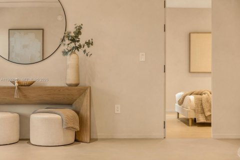 House in Miami Beach, Florida 4 bedrooms, 244.24 sq.m. № 2064778 - photo 21