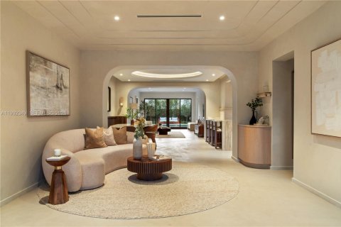 House in Miami Beach, Florida 4 bedrooms, 244.24 sq.m. № 2064778 - photo 10