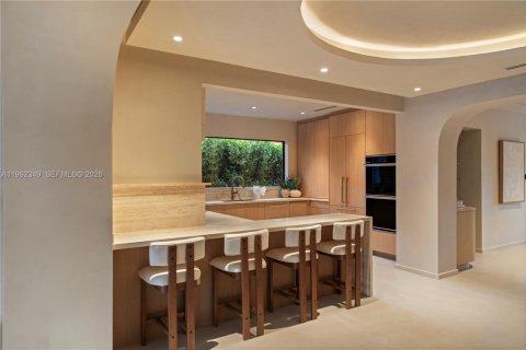 House in Miami Beach, Florida 4 bedrooms, 244.24 sq.m. № 2064778 - photo 6