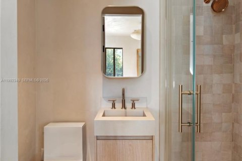 House in Miami Beach, Florida 4 bedrooms, 244.24 sq.m. № 2064778 - photo 27