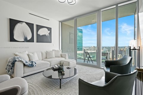 Condo in Miami, Florida, 2 bedrooms  № 1952873 - photo 4