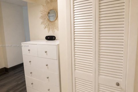 Copropriété à vendre à Aventura, Floride: 1 chambre, 82.4 m2 № 2085906 - photo 11