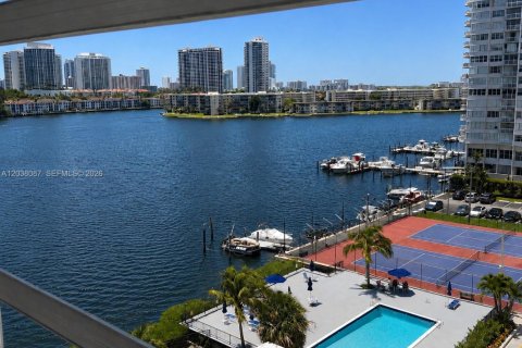 Copropriété à vendre à Aventura, Floride: 1 chambre, 82.4 m2 № 2085906 - photo 3