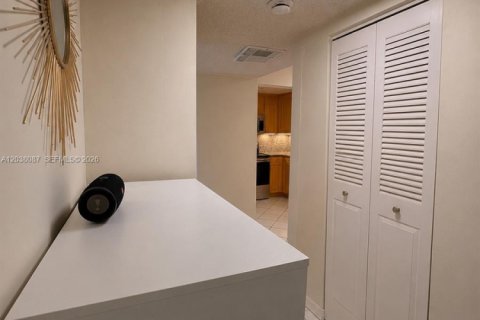 Copropriété à vendre à Aventura, Floride: 1 chambre, 82.4 m2 № 2085906 - photo 8