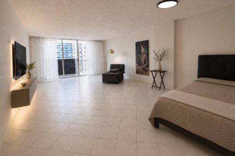 Copropriété à vendre à Aventura, Floride: 1 chambre, 82.4 m2 № 2085906 - photo 9