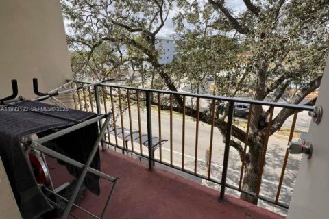 Condo in Hollywood, Florida, 1 bedroom  № 2056048 - photo 21