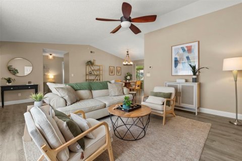 Villa ou maison à vendre à Edgewater, Floride: 3 chambres, 157.93 m2 № 2358161 - photo 10