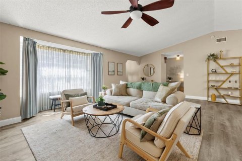Villa ou maison à vendre à Edgewater, Floride: 3 chambres, 157.93 m2 № 2358161 - photo 9