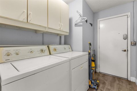 Villa ou maison à vendre à Edgewater, Floride: 3 chambres, 157.93 m2 № 2358161 - photo 29