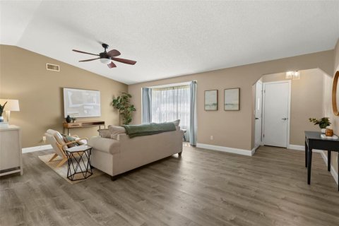 Villa ou maison à vendre à Edgewater, Floride: 3 chambres, 157.93 m2 № 2358161 - photo 12