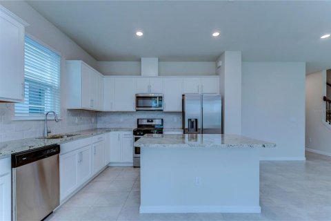 Villa ou maison à louer à Land O' Lakes, Floride: 4 chambres, 204.66 m2 № 1885340 - photo 24