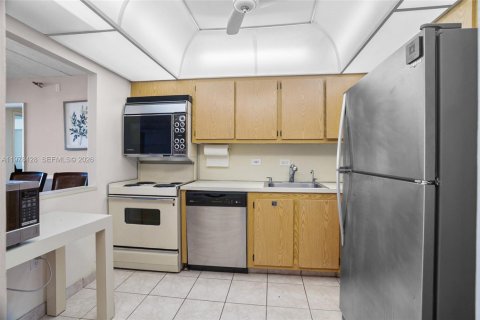 Купить кондоминиум в Авентура, Флорида 2 спальни, 105.82м2, № 2244337 - фото 24