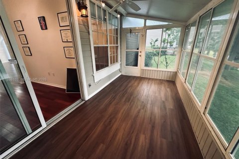 Condominio en venta en Lakeland, Florida, 3 dormitorios № 1995843 - foto 28