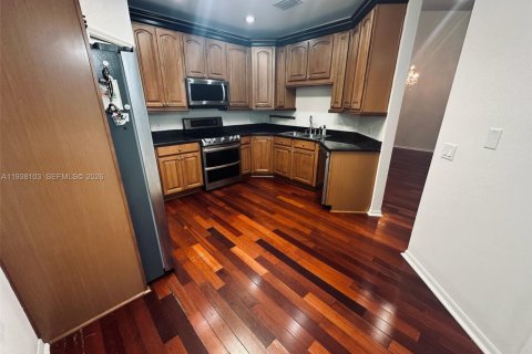 Condominio en venta en Lakeland, Florida, 3 dormitorios № 1995843 - foto 10