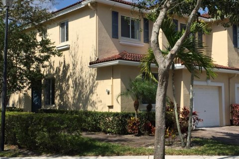 Townhouse in Boynton Beach, Florida 3 bedrooms, 156.45 sq.m. № 2370093