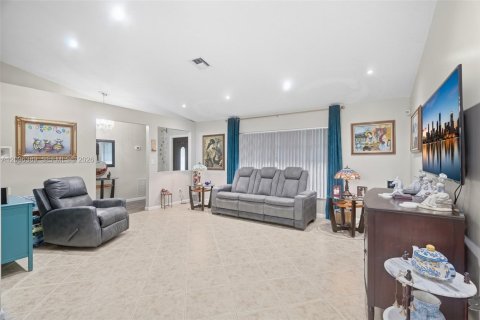 House in Lauderhill, Florida 3 bedrooms, 136.29 sq.m. № 2398068 - photo 27