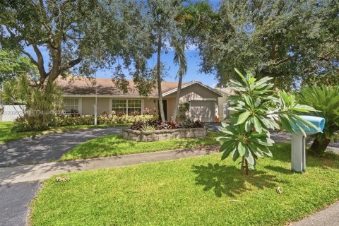 House in Lauderhill, Florida 3 bedrooms, 136.29 sq.m. № 2398068 - photo 3