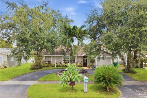 House in Lauderhill, Florida 3 bedrooms, 136.29 sq.m. № 2398068 - photo 6