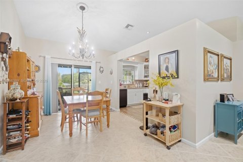 House in Lauderhill, Florida 3 bedrooms, 136.29 sq.m. № 2398068 - photo 13