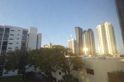 Купить кондоминиум в Санни-Айлс-Бич, Флорида 2 спальни, 83.05м2, № 1959504 - фото 14