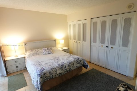 Купить кондоминиум в Санни-Айлс-Бич, Флорида 2 спальни, 83.05м2, № 1959504 - фото 10