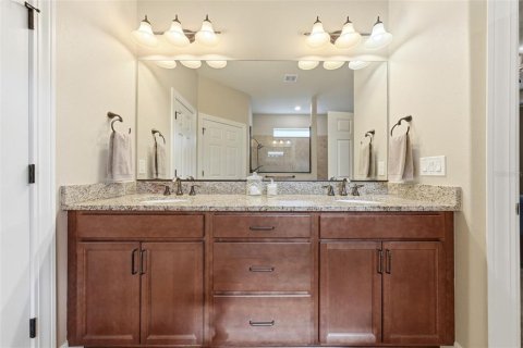 House in DEL WEBB STONE CREEK in Ocala, Florida 2 bedrooms, 182.46 sq.m. № 2221053 - photo 17