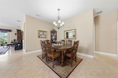 House in DEL WEBB STONE CREEK in Ocala, Florida 2 bedrooms, 182.46 sq.m. № 2221053 - photo 7