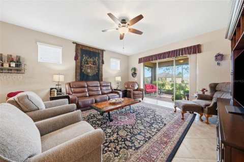House in DEL WEBB STONE CREEK in Ocala, Florida 2 bedrooms, 182.46 sq.m. № 2221053 - photo 10