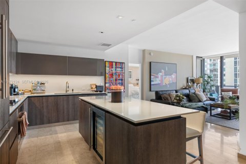 Condo in Miami, Florida, 2 bedrooms  № 2042293 - photo 8