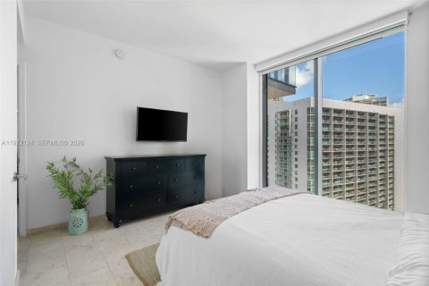 Condo in Miami, Florida, 2 bedrooms  № 2042293 - photo 19
