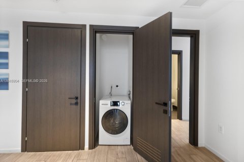 Снять в аренду кондоминиум в Майами, Флорида 3 спальни, 104.7м2, № 2263793 - фото 20