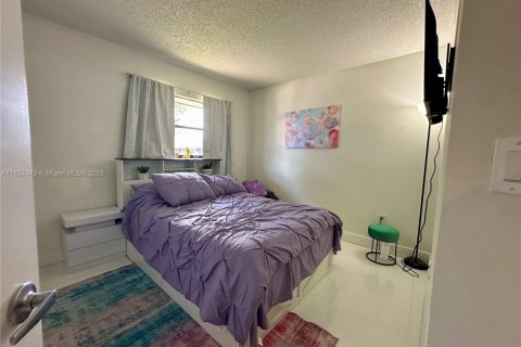 Casa en venta en Miami Gardens, Florida, 3 dormitorios, 110.37 m2 № 1814047 - foto 16