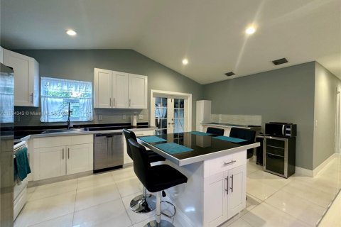 Casa en venta en Miami Gardens, Florida, 3 dormitorios, 110.37 m2 № 1814047 - foto 13