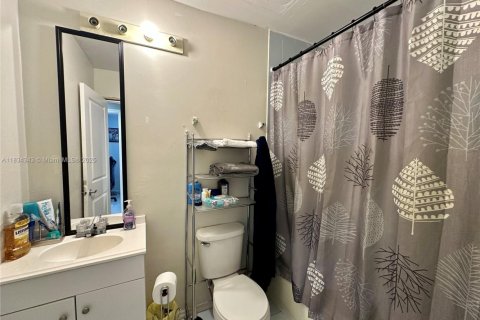 Casa en venta en Miami Gardens, Florida, 3 dormitorios, 110.37 m2 № 1814047 - foto 23