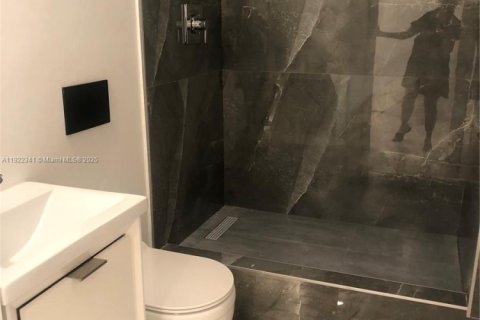 Copropriété à louer à Bal Harbour, Floride: 1 chambre, 92.25 m2 № 1976281 - photo 8