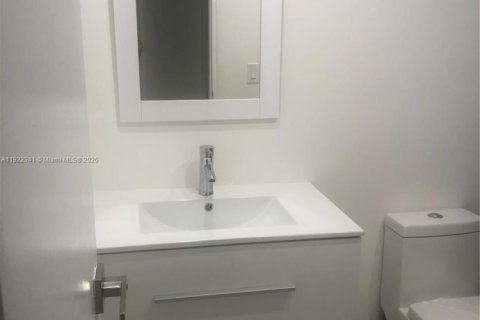 Copropriété à louer à Bal Harbour, Floride: 1 chambre, 92.25 m2 № 1976281 - photo 2