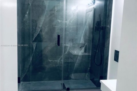 Copropriété à louer à Bal Harbour, Floride: 1 chambre, 92.25 m2 № 1976281 - photo 5