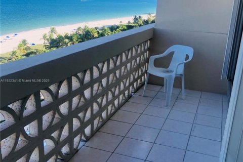 Copropriété à louer à Bal Harbour, Floride: 1 chambre, 92.25 m2 № 1976281 - photo 1