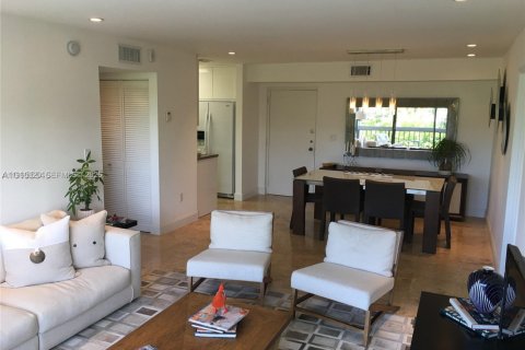 Купить кондоминиум в Ки-Бискейн, Флорида 2 спальни, 96.25м2, № 2021855 - фото 14