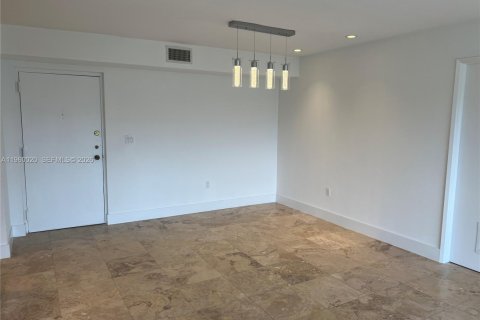 Купить кондоминиум в Ки-Бискейн, Флорида 2 спальни, 96.25м2, № 2021855 - фото 15