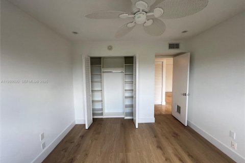 Купить кондоминиум в Ки-Бискейн, Флорида 2 спальни, 96.25м2, № 2021855 - фото 27