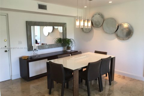 Купить кондоминиум в Ки-Бискейн, Флорида 2 спальни, 96.25м2, № 2021855 - фото 16