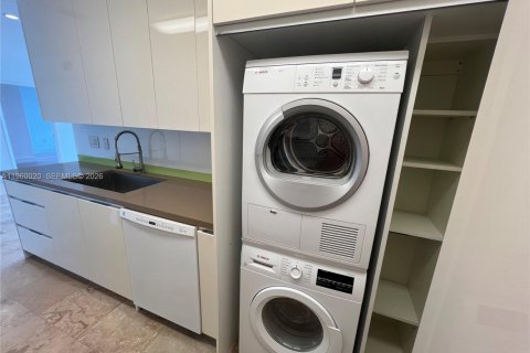 Купить кондоминиум в Ки-Бискейн, Флорида 2 спальни, 96.25м2, № 2021855 - фото 12