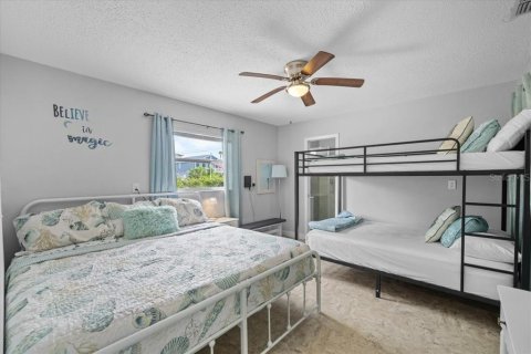 House in Hernando Beach, Florida 3 bedrooms, 107.77 sq.m. № 2238102 - photo 18